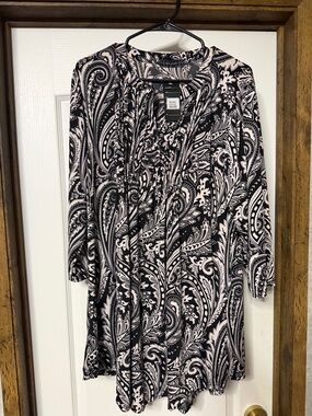 Black & White Paisley Women’s Tunic Dress